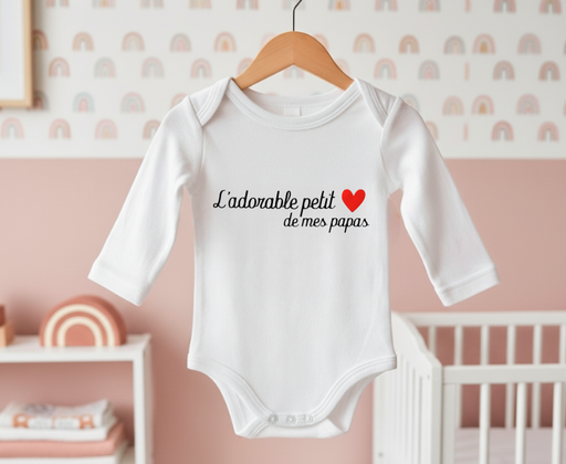 Body personnalisé " L’adorable petit ♥️ de mes papas " 